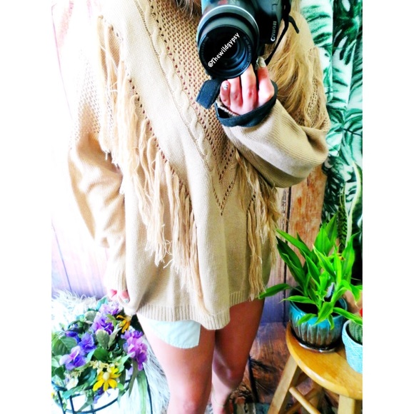 Western boho fringe detailed sweater 🍂 - Picture 5 of 7